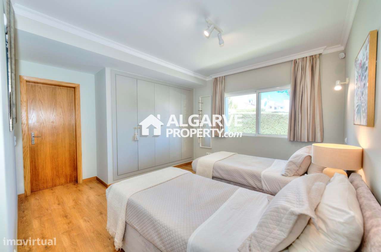 Bonita moradia V4 dentro do campo de golfe e perto de todas as comodid-20