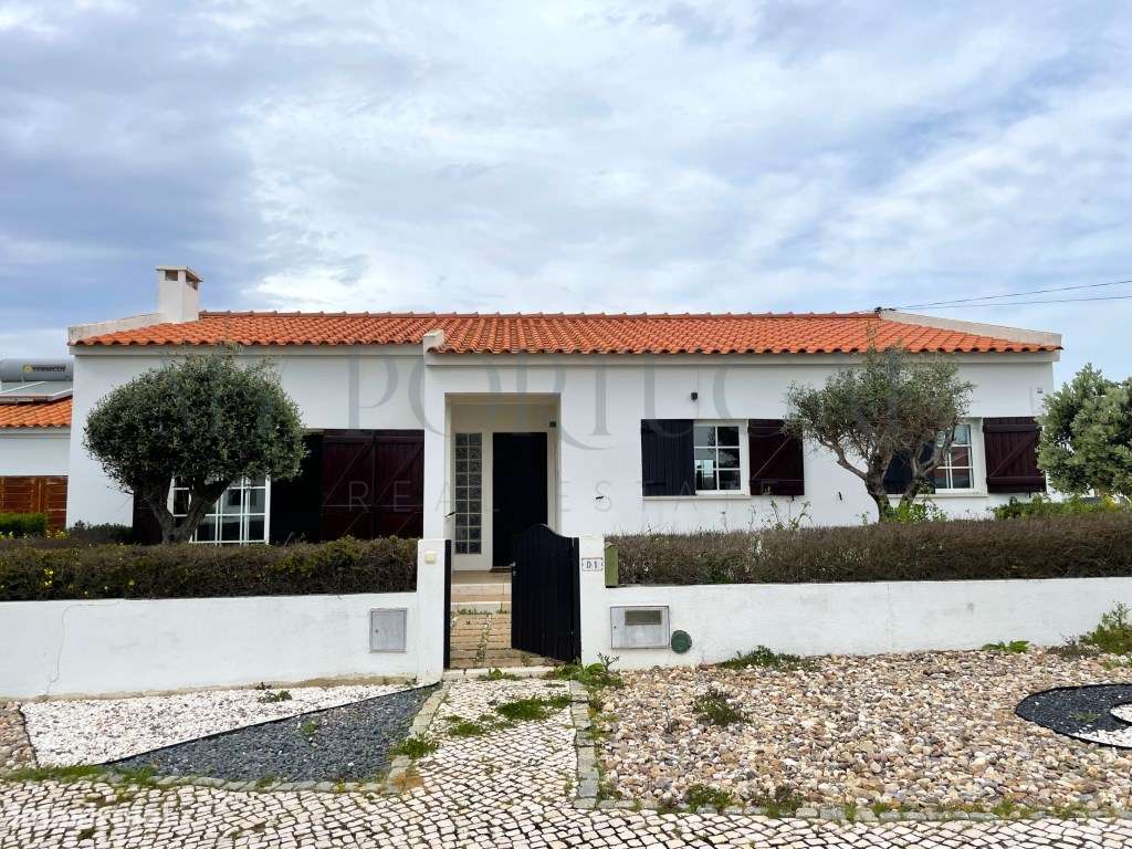 Moradia T3 Térrea com Charme Alentejano no Coração de Porto Covo - ... - Grande imagem: 2/31