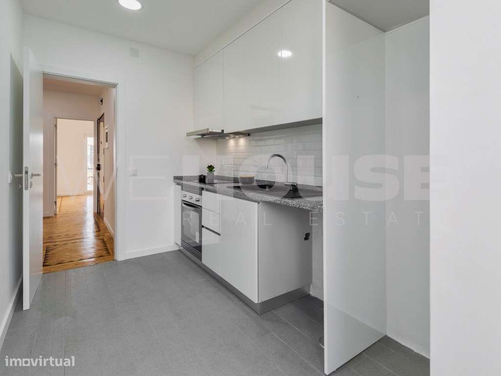 Apartamento T2 Remodelado, Avenida Republica, Centro do Barreiro-9