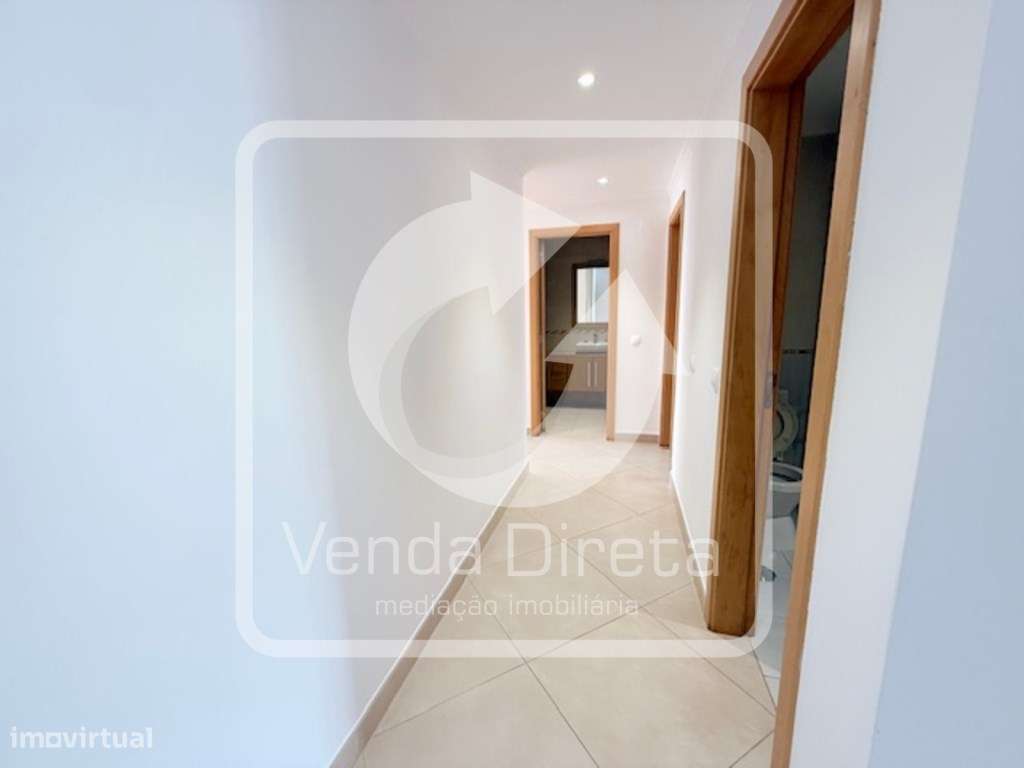 Moderno Apartamento T2 em Loulé - Conforto e Localização Privilegiada - Grande imagem: 5/21