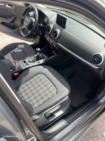 Audi A3 Sportback 1.6 TDI Attraction Ultra - 11