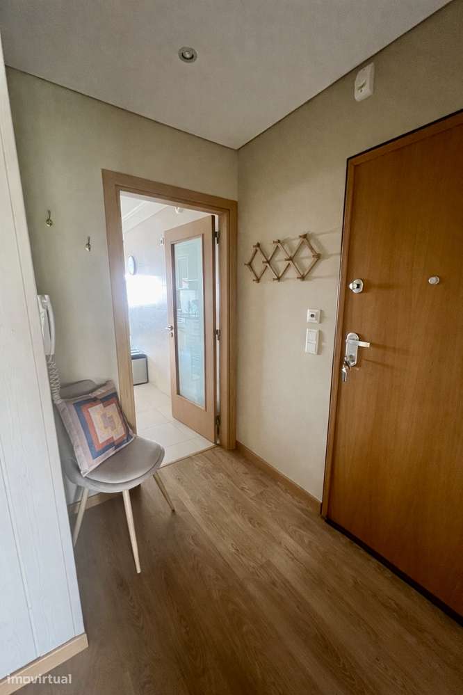 T2 luminoso com varanda, garagem box e arrecadação no Montijo - Grande imagem: 5/22