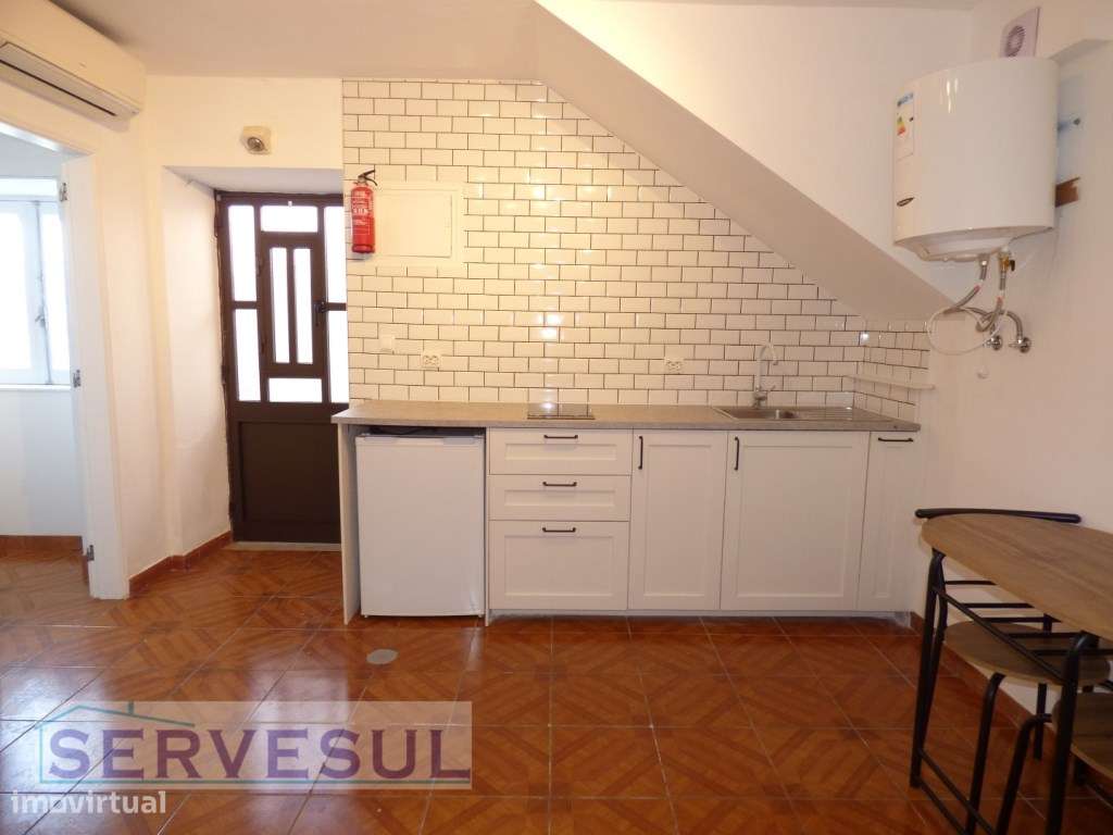 Casa Tradicional, com dois pisos, 4 quartos, dividida em duas habit...-22