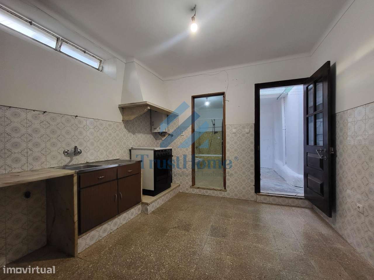 V2 estimada na Agualva a 5 minutos da estação de comboios.-1