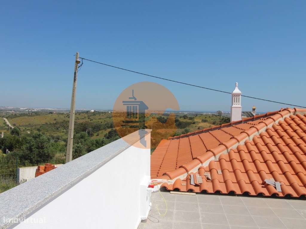 Moradia Térrea Isolada com Vista Mar no Malhão em Castro Marim - Grande imagem: 5/46