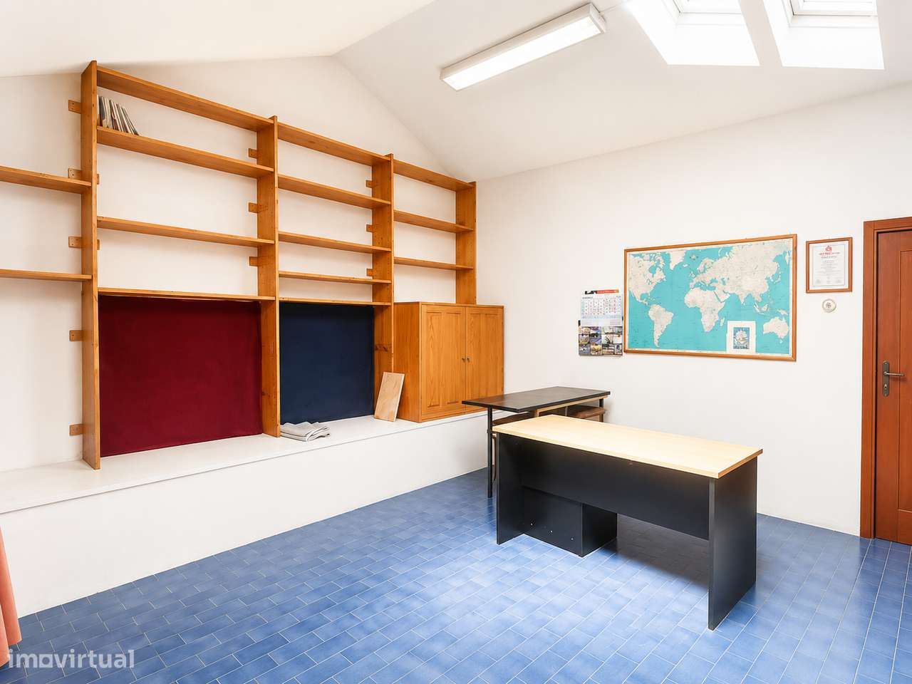 Vende-se apartamento T2 com terraço-14