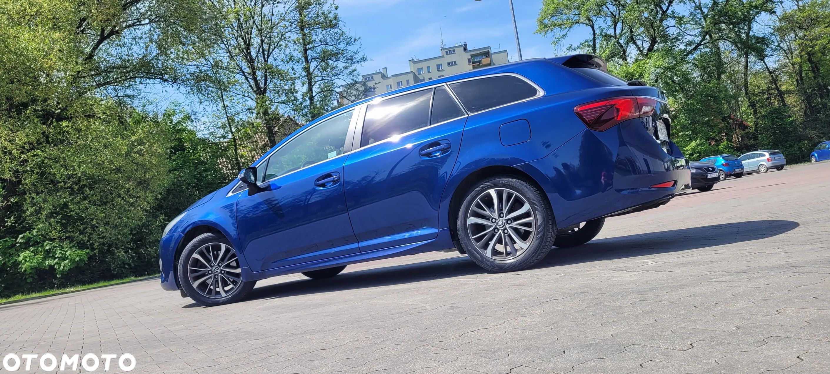 Toyota Avensis 2.0 D-4D Premium - 1