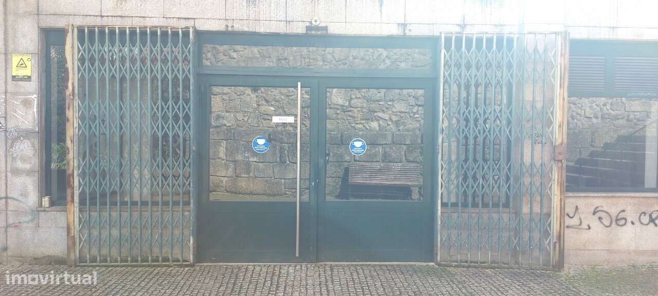 Espaço Comercial no Centro Comercial Académico em Viseu-7