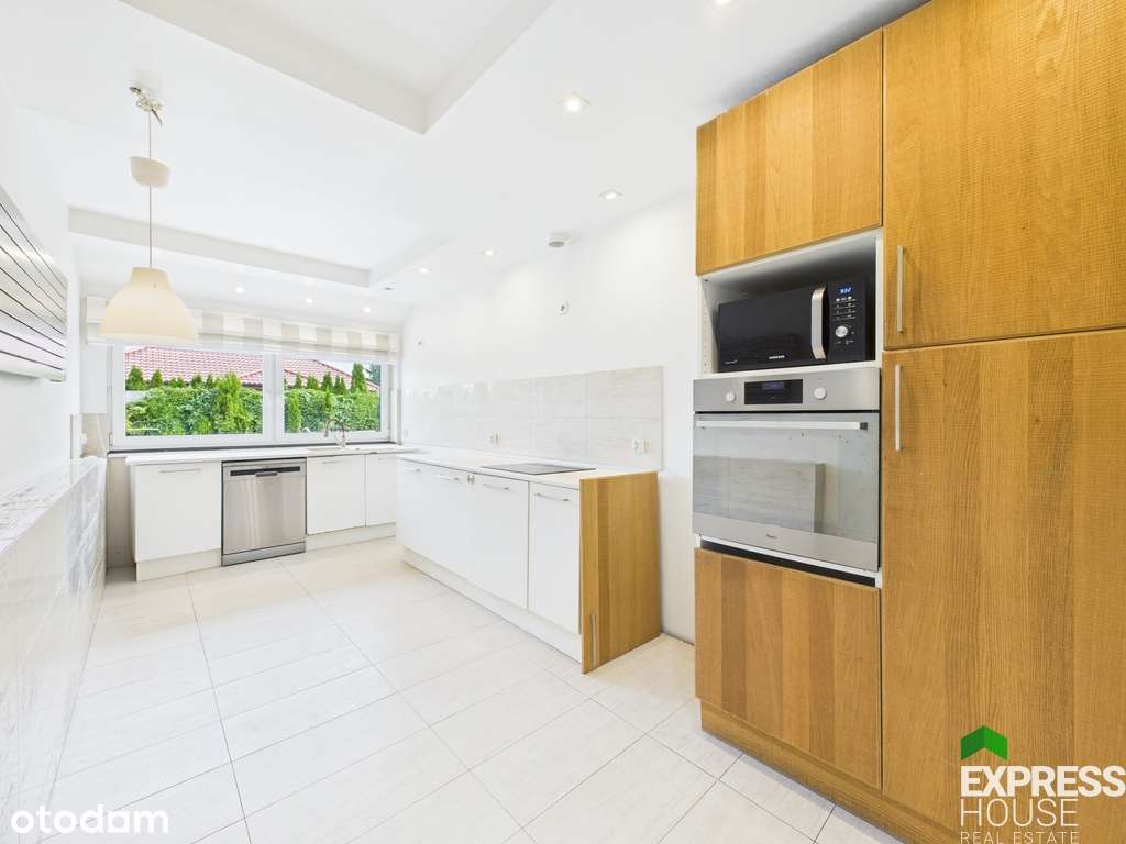 Szereg, 110 m2, + kuchnia 14 m2, + poddasze 25 m2 - Pełny obrazek: 4/20