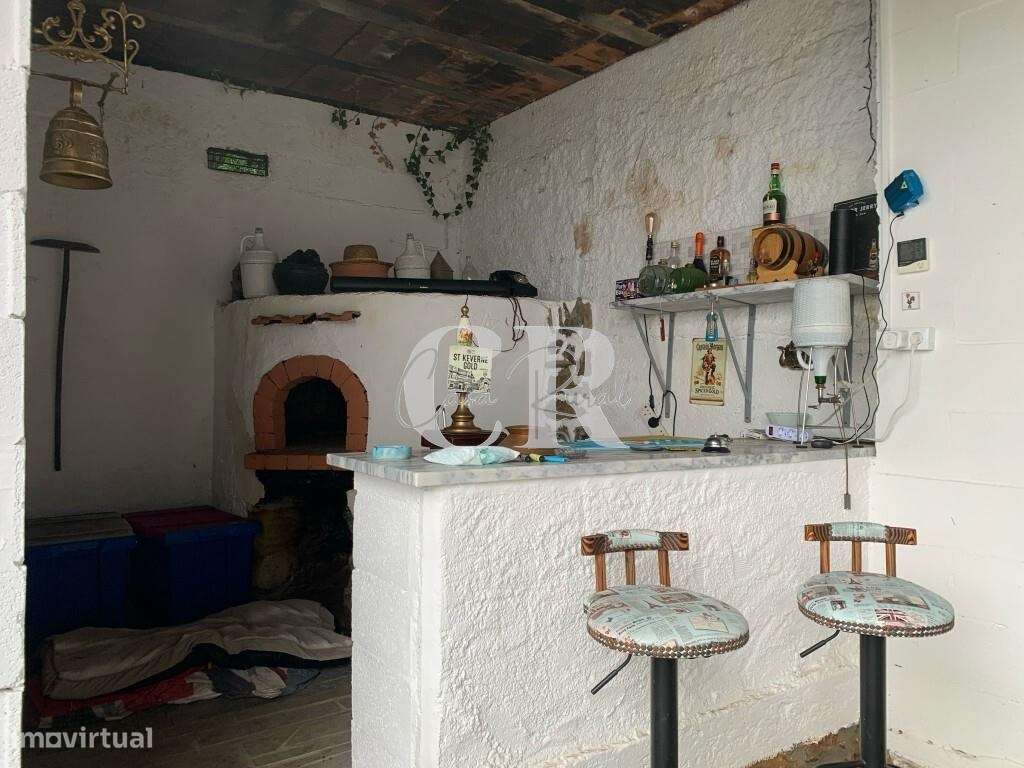 Casa de 4 quartas renovada com terreno em Vila Nova de Poiares-33