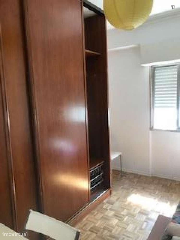 Quarto - localizado em Lisbon - Grande imagem: 5/10