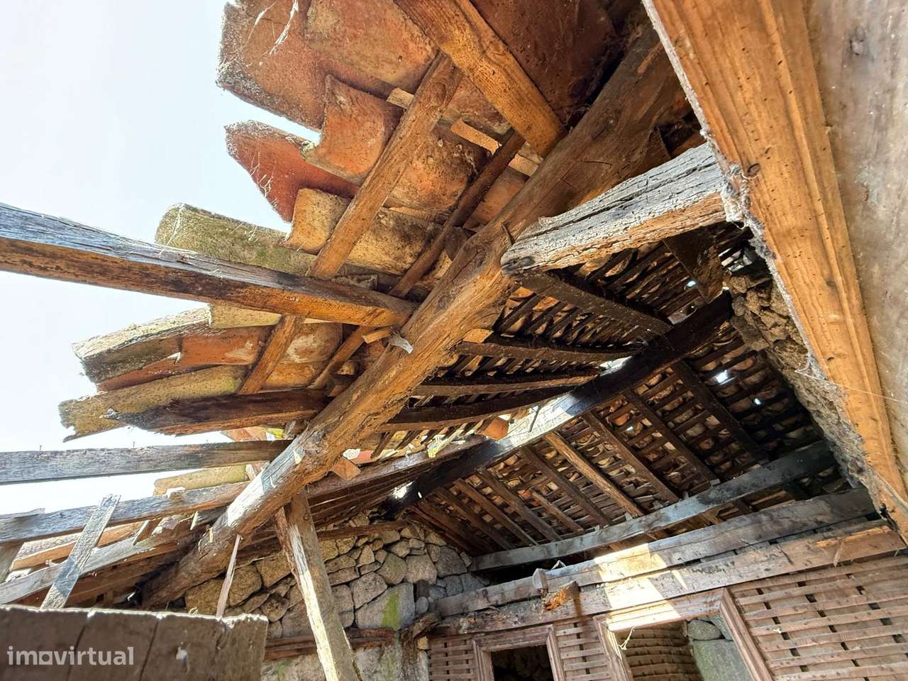 Moradia Devoluta, Viseu, Vouzela, Queirã - Grande imagem: 3/10