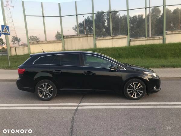 Toyota Avensis Combi 2.2 D-4D Automatik Edition (2014) - 5