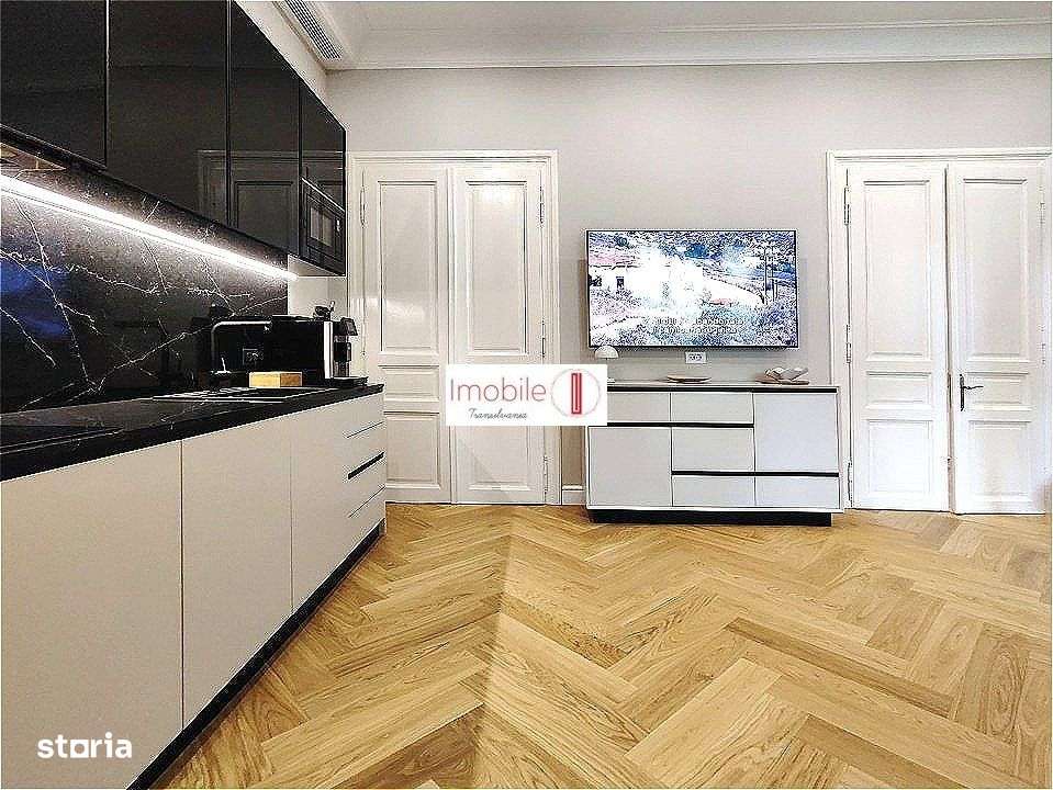 O Capodopera srhitecturala: | Apartament de Lux 4 Camere, Ultracentral-3