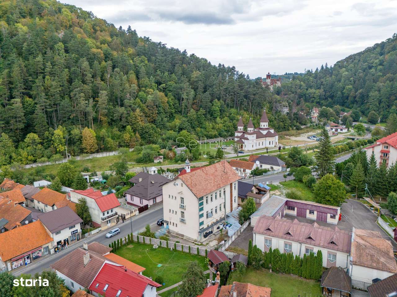 Proximitate imediata fata de Castelul Bran - Imagine principală: 2/20