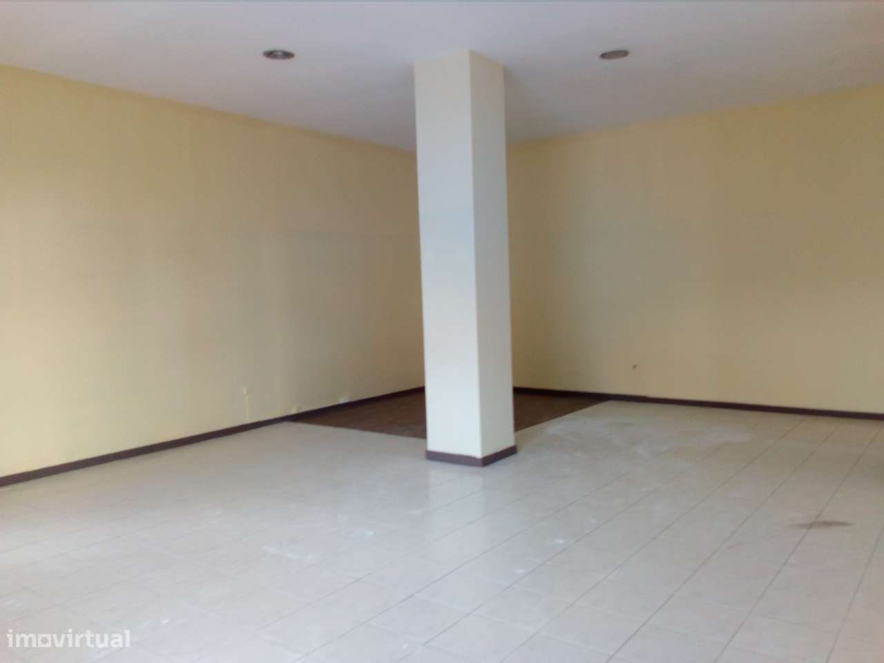 Aluga-se loja em Calendário junto ao Estádio - Grande imagem: 4/7