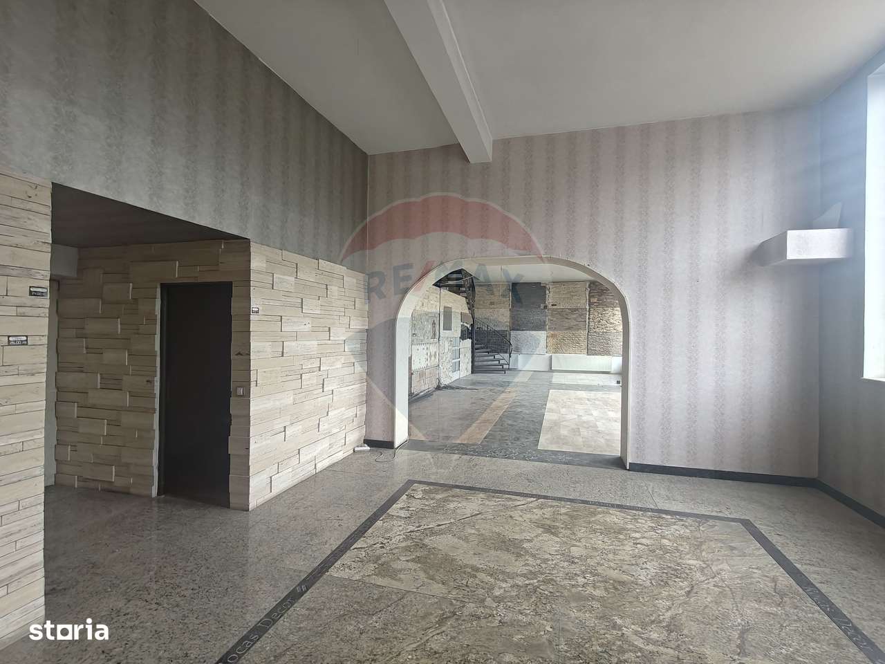 Spațiu comercial de 427 mp de închiriat în zona Bulgaria - Imagine principală: 2/9