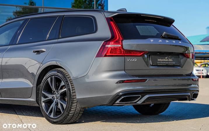 Volvo V60 D3 R-Design - 11