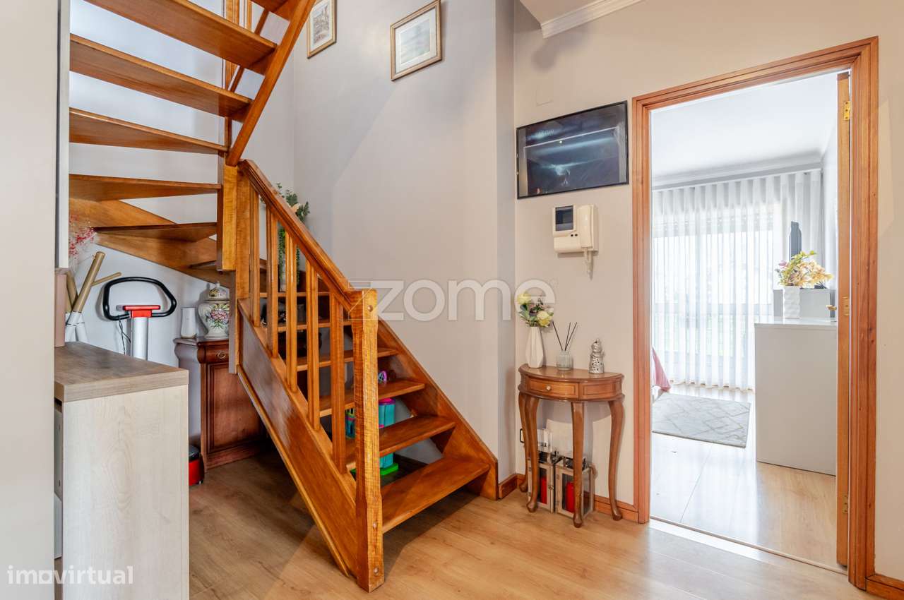 Duplex T3 com Terraço e Vista Mar em Gaia-23