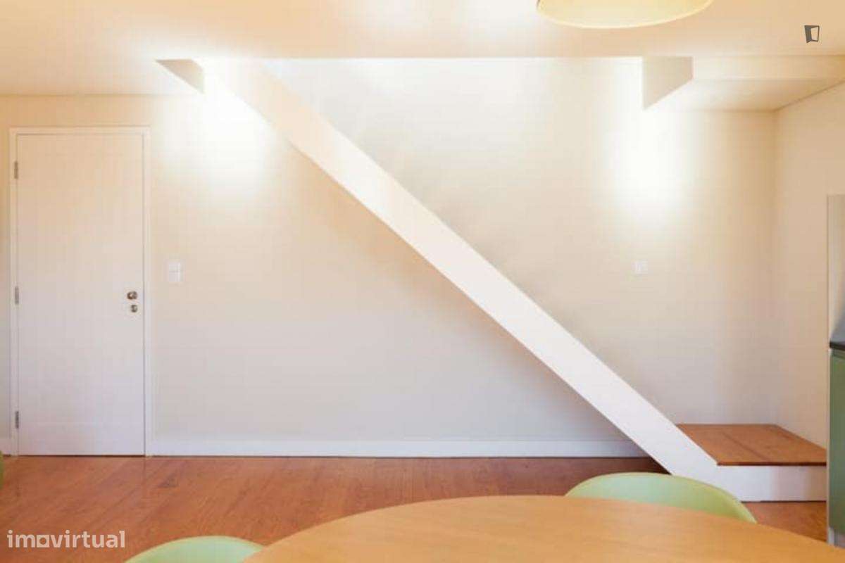 Apartamento com 1 quartos - localizado em Santo Ildefonso Porto - Grande imagem: 2/10