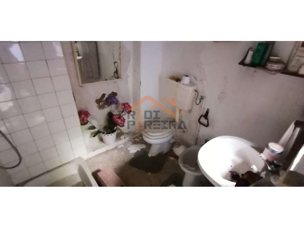 Prédio para reabilitação no Paço do Lumiar, com elevado potencial d...-30