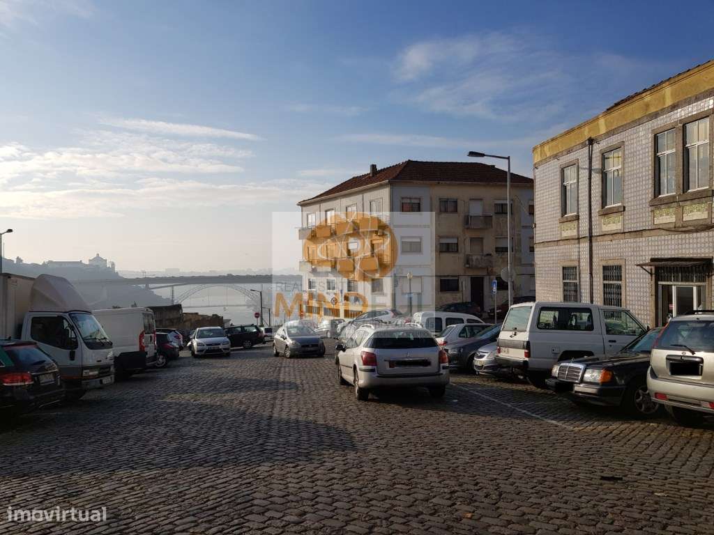 Venda de Dois Prédios em Bonfim próximo dos Salesianos do Porto com... - Grande imagem: 5/15