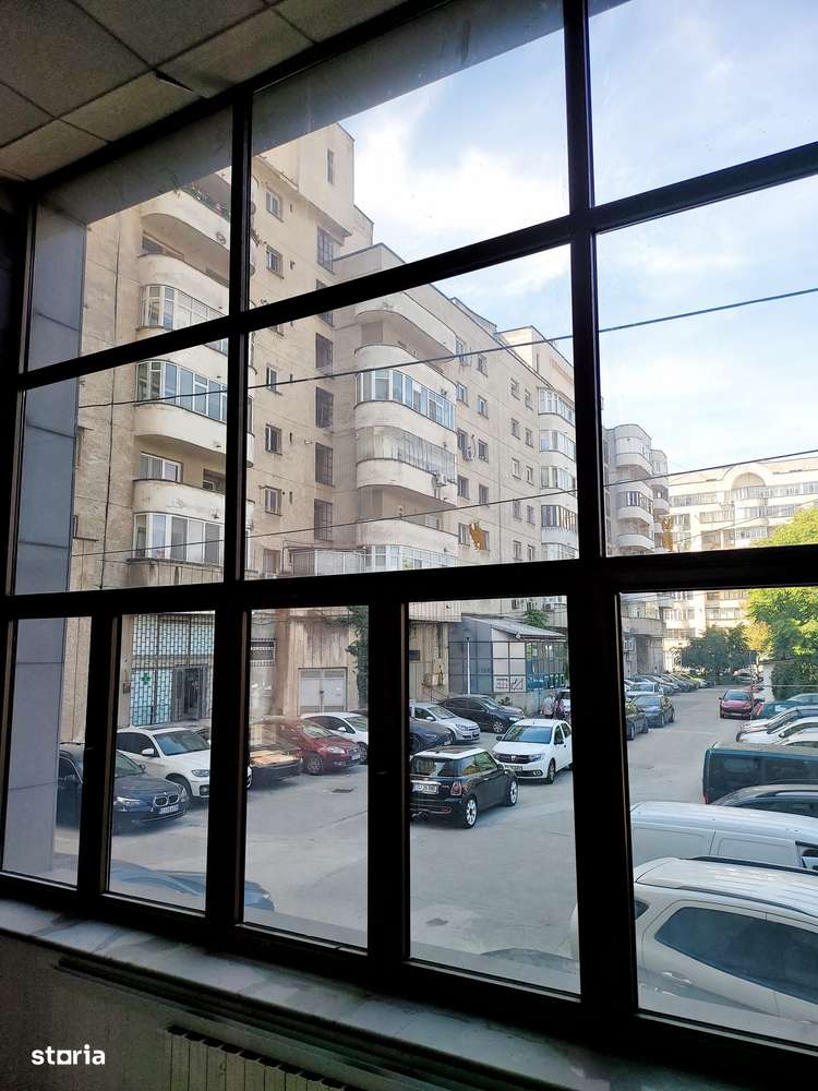 Spațiu Piața Centrală-4