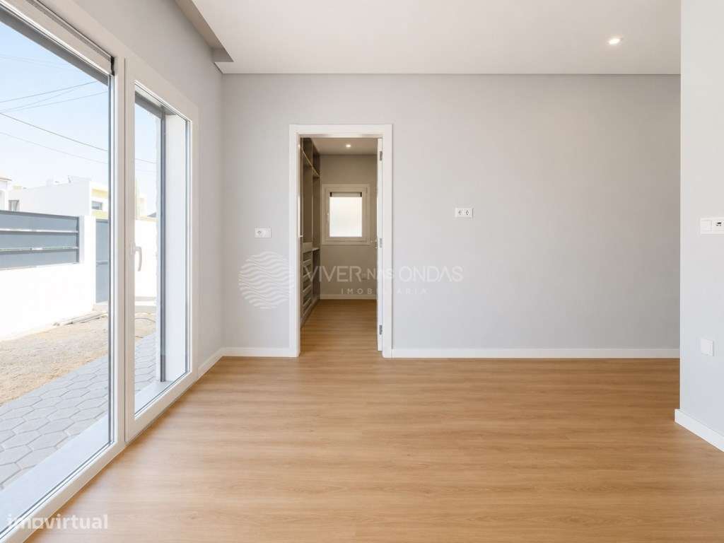 Oferta da Escritura | Moradia T3+1 Térrea com 307 m² em Fernão Ferro-21