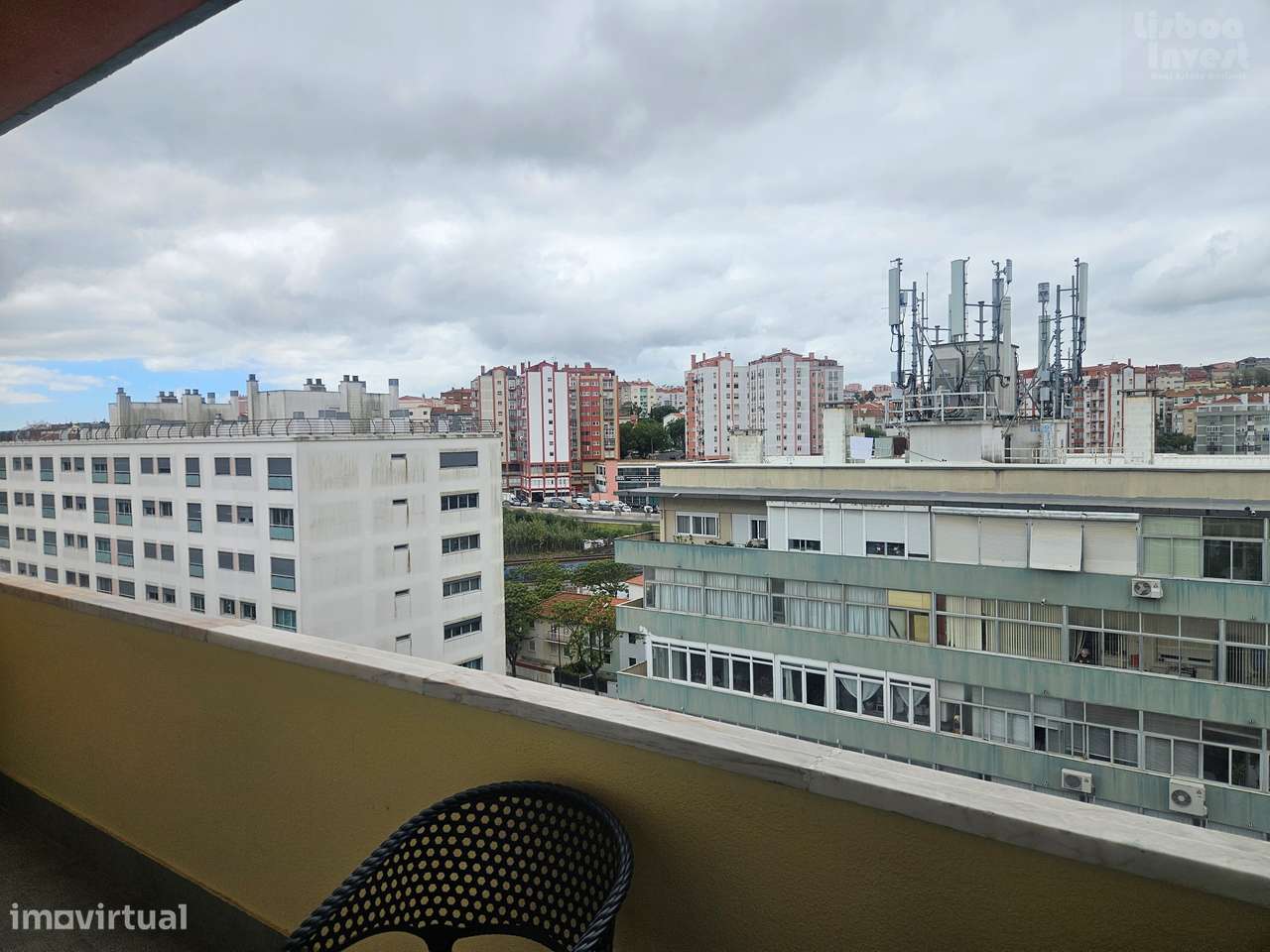 Apartamento T3 Novo com Varanda em Benfica-4