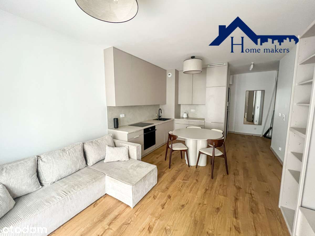 Przestronne, widne 77m2 z miejscem postojowym-0