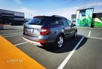 Skoda Octavia Combi Diesel 2.0 TDI 4X4 DSG Scout - 3