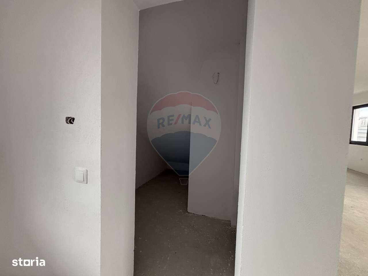 Casă / Vilă cu 4 camere de vânzare-12