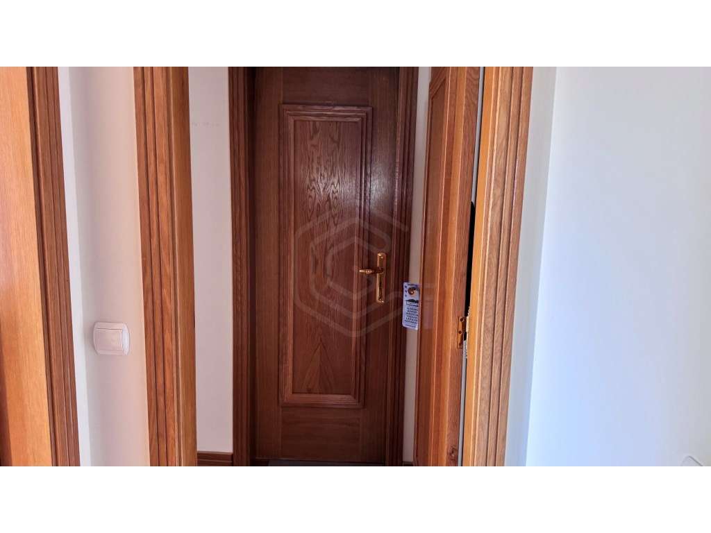 Apartamento T4, no centro com 2 estacionamentos, Faro, Algarve - Grande imagem: 5/41