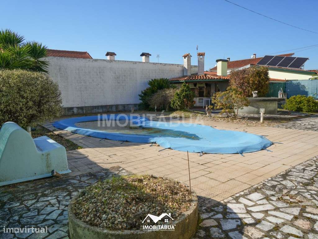 Moradia T5 com Piscina (Jacuzzi Integrado), Jardim e Churrasqueira-40