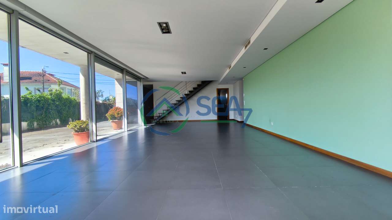 Moradia T6 com grande terreno, Meadela-10