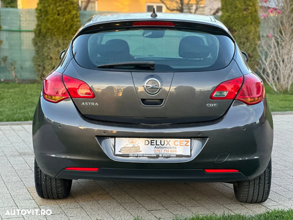 Opel Astra 1.7 CDTI ECOTEC Cosmo - 18