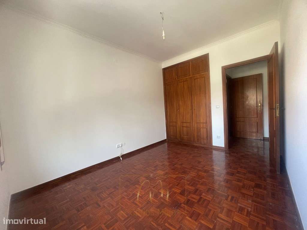 Apartamento T3 com lugar de garagem e arrumos fechados em Modivas, ...-11