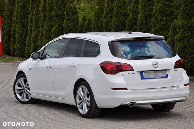 Opel Astra 2.0 CDTI DPF Cosmo - 14
