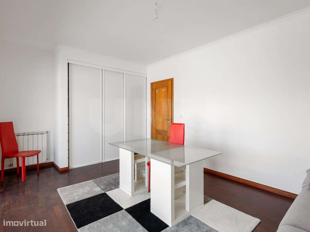 Moradia T2 com piscina e vista mar para venda em Santa Cruz.-19