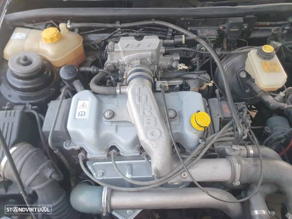Ford Fiesta 1.6 Turbo - 37