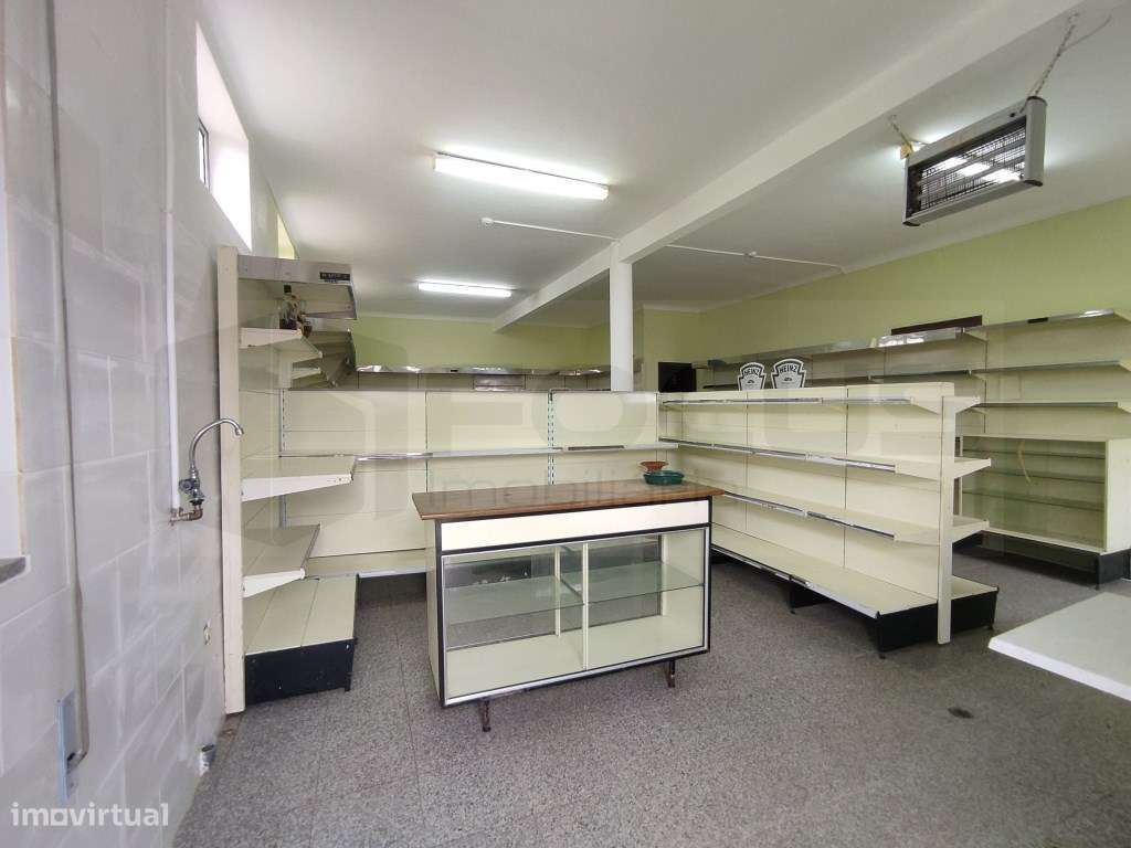 Loja para Arrendamento no centro da vila de Requeixo - Grande imagem: 2/9