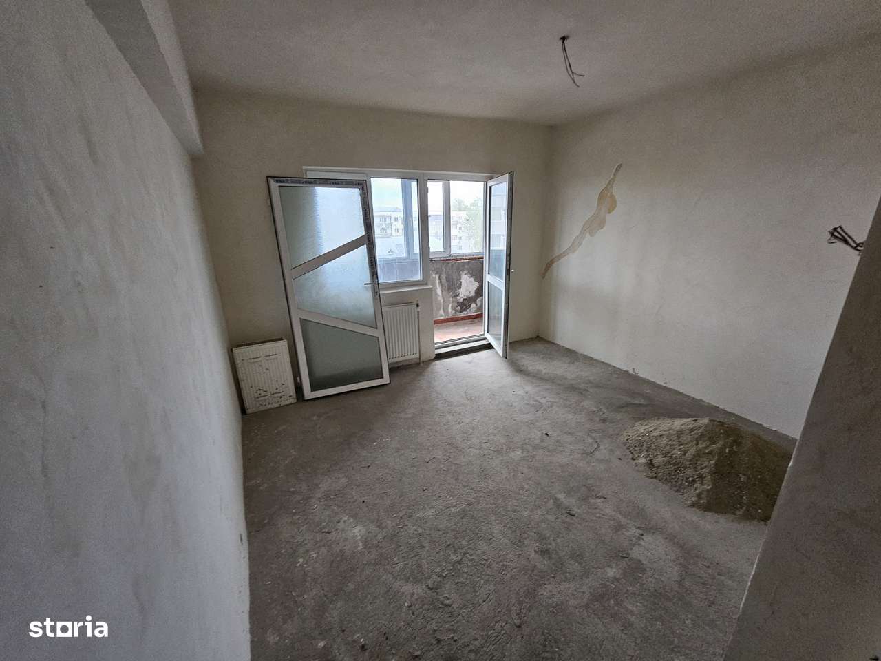 Vand ap cu 4 camere zona Cinema Orizont-10