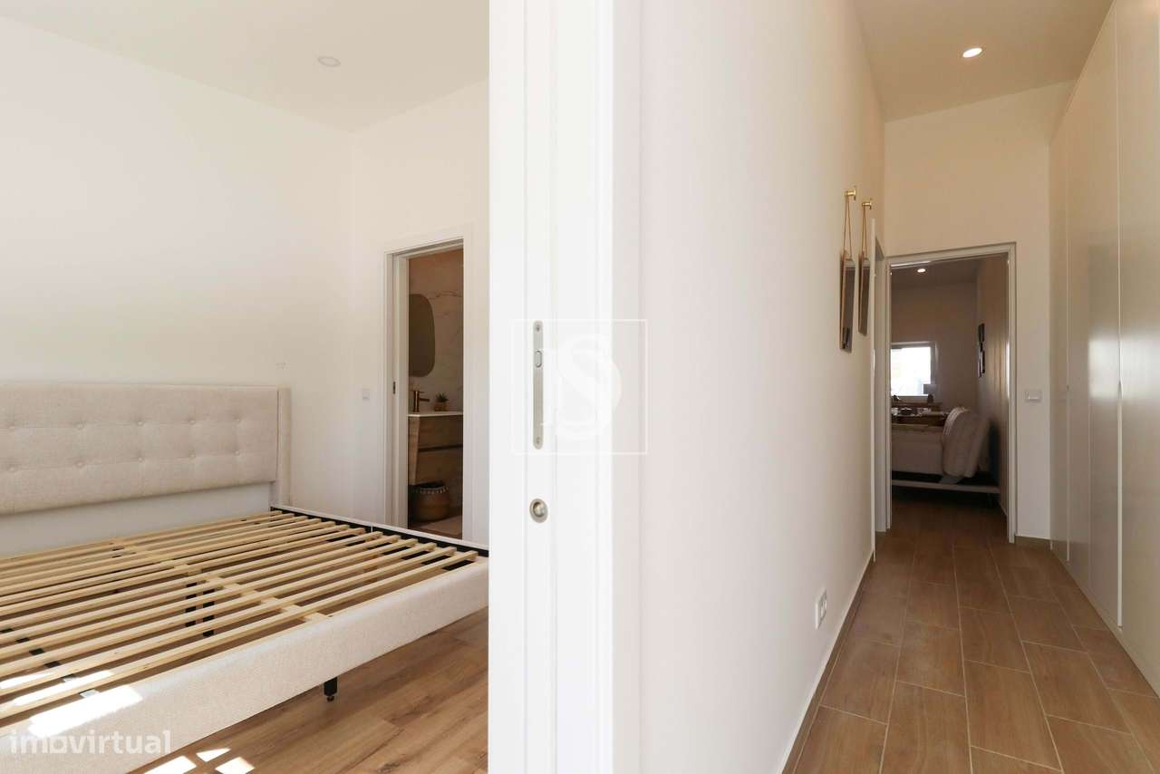 Moradia renovada  com quintal de 140m2 no centro de Lagoa-19