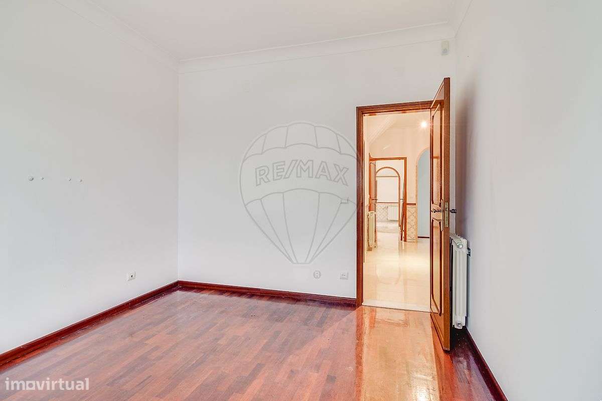 Moradia T8 para venda-15