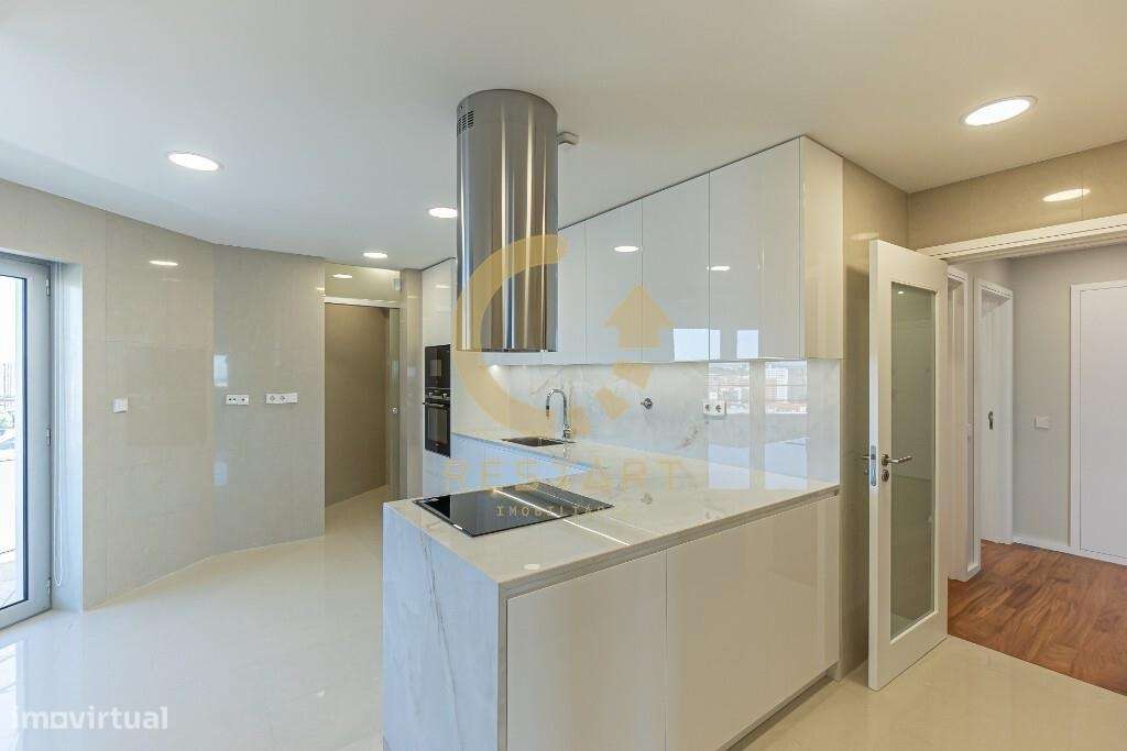 Penthouse T4 de Luxo - Edifício Porto Magnum-13