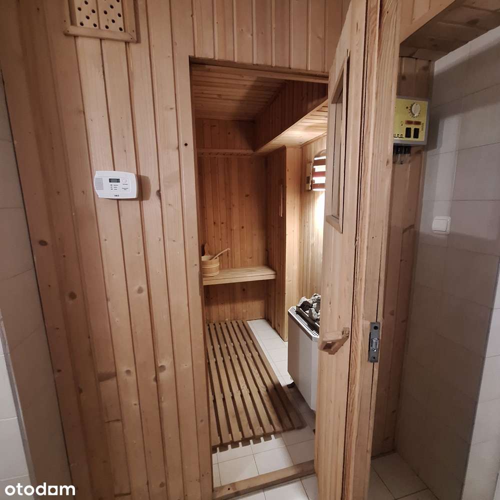 Dom wolnostojący 630m2 na Woli Justowskiej-16