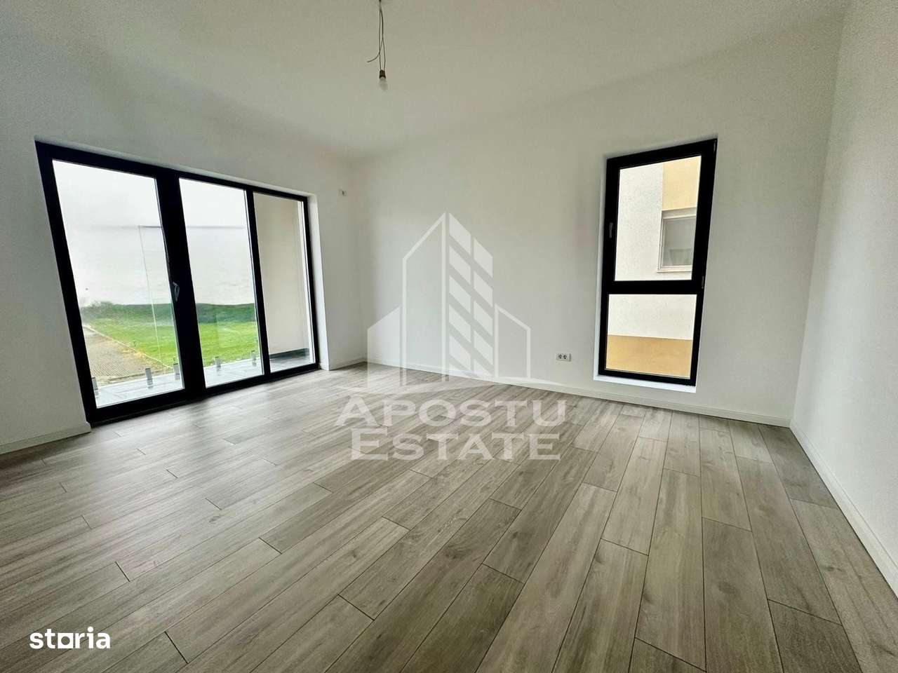 Apartament cu 2 camere, decomandat, etaj 1, zona Planetelor - Imagine principală: 2/9