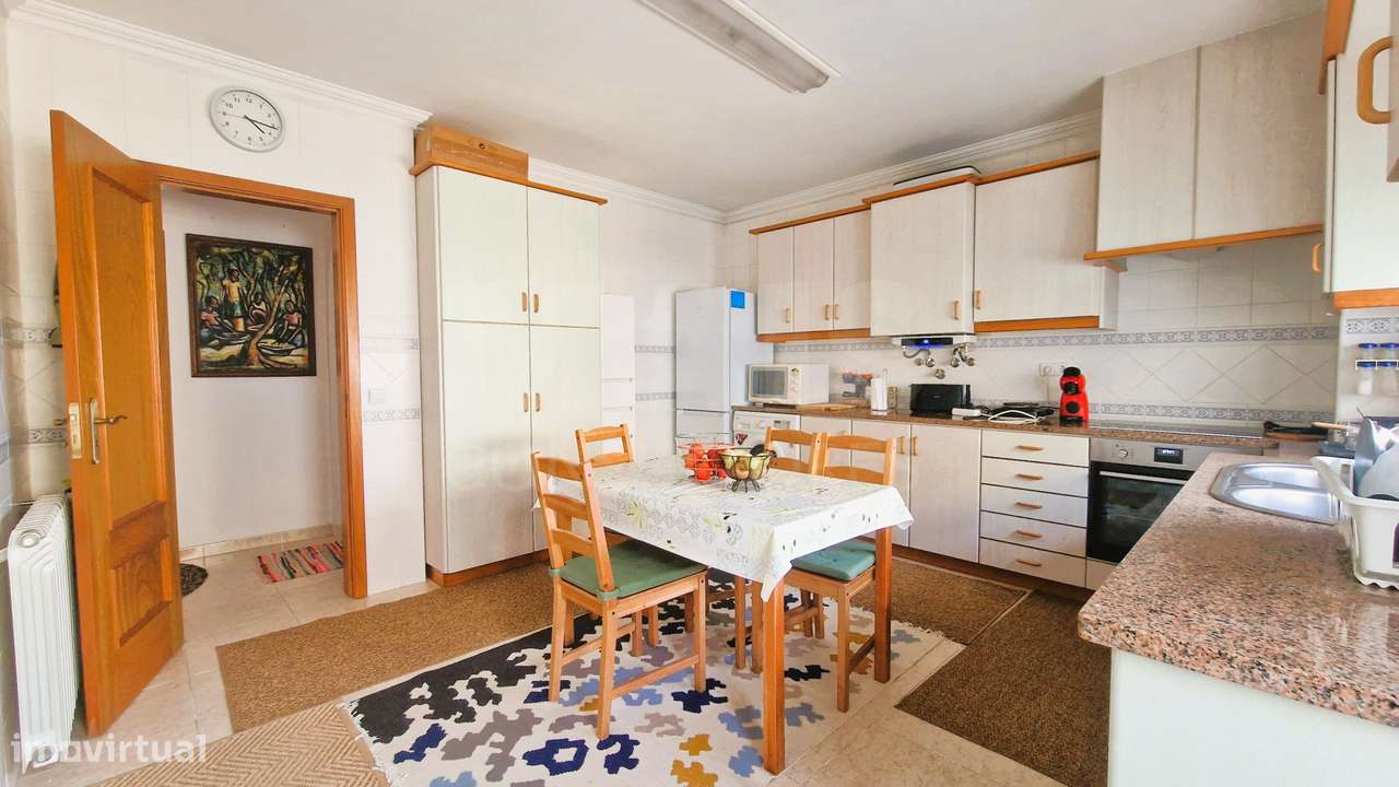 Apartamento T2, com elevador e estacionamento - Caldas da Rainha - Grande imagem: 3/23