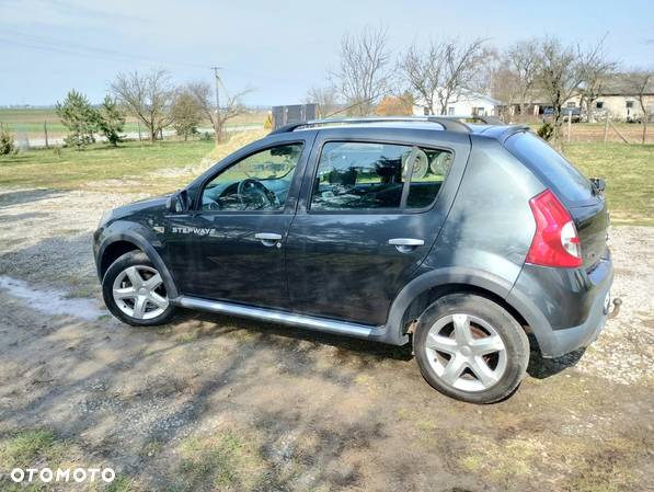 Dacia Sandero Stepway 1.6 - 6