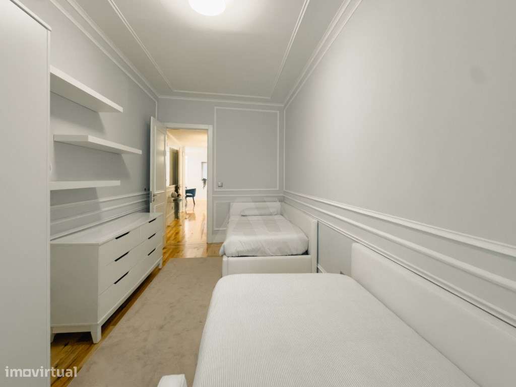 Apartamento T2 Totalmente Renovado e Mobilado em Lisboa-19